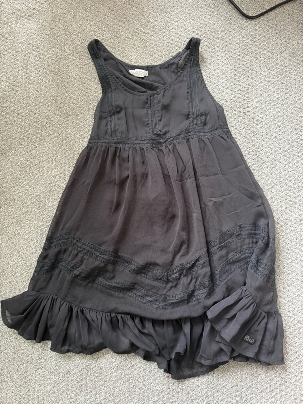 Vintage Y2K Flowy Billabong Charcoal Gray Sleeveless Ruffle-Hem Long Top
